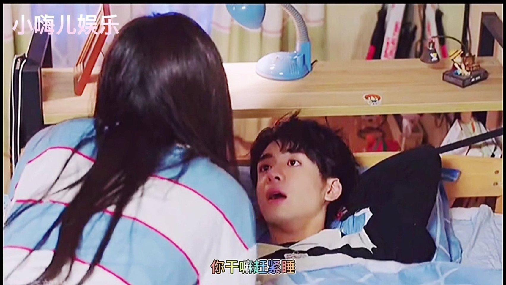活的梭子蟹蒸熟后蟹肚白变成绿色，怎么回事？还能吃吗？